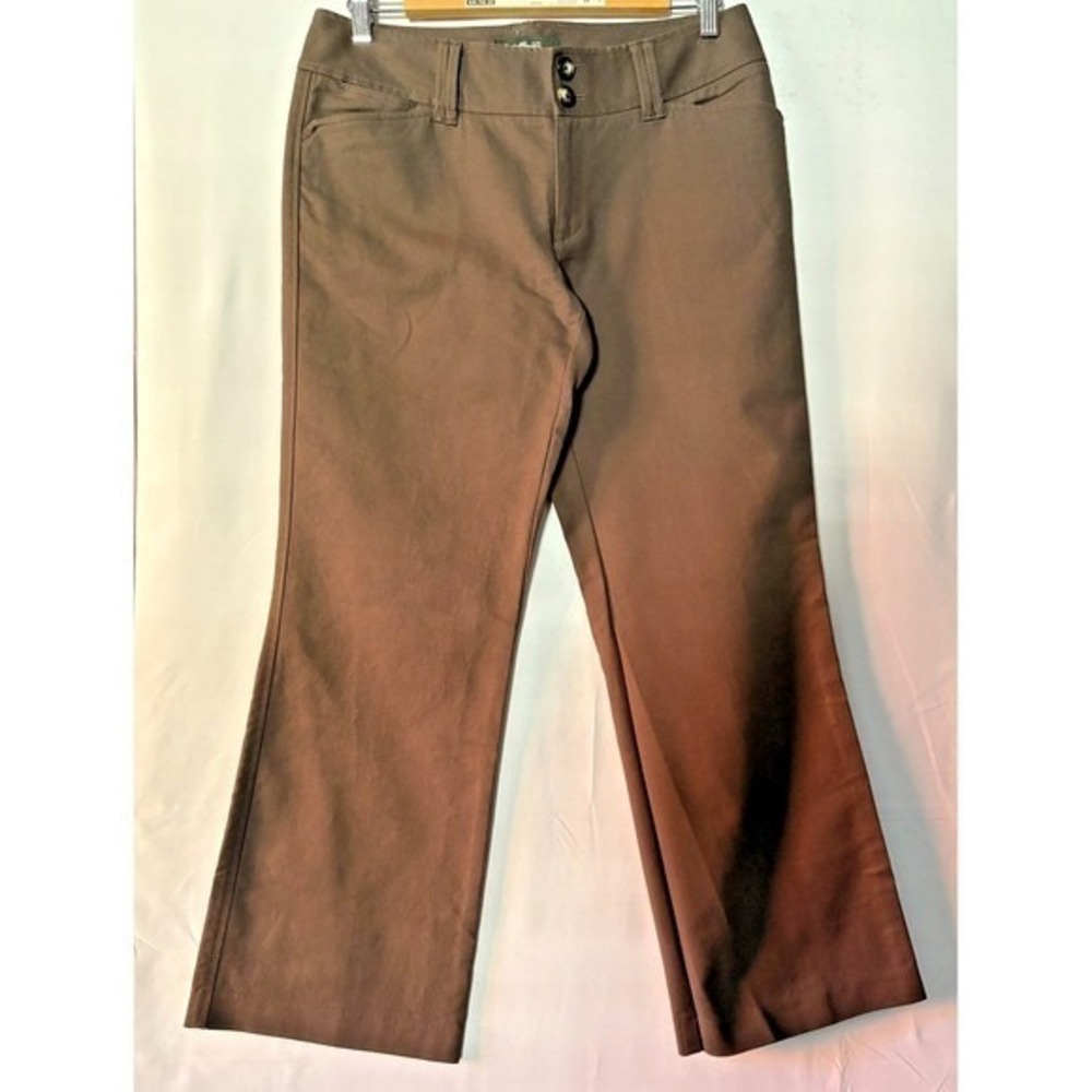 Eddie Bauer Womens Vashon Fit olive Green pants travel vacation work‎ 8 short